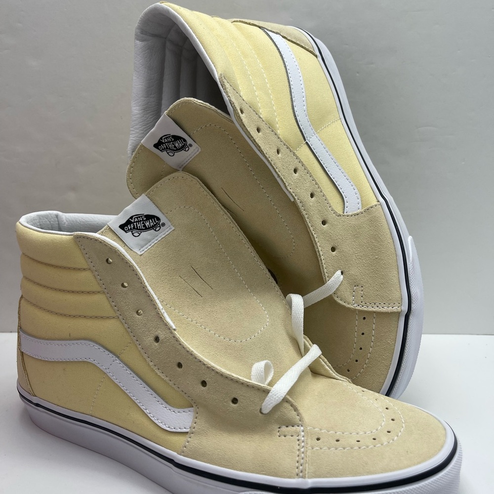 Vans Men’s Sk8-Hi
Vanilla Custard/True White
VN0A38GEVKV Sneakers - Picture 15 of 16